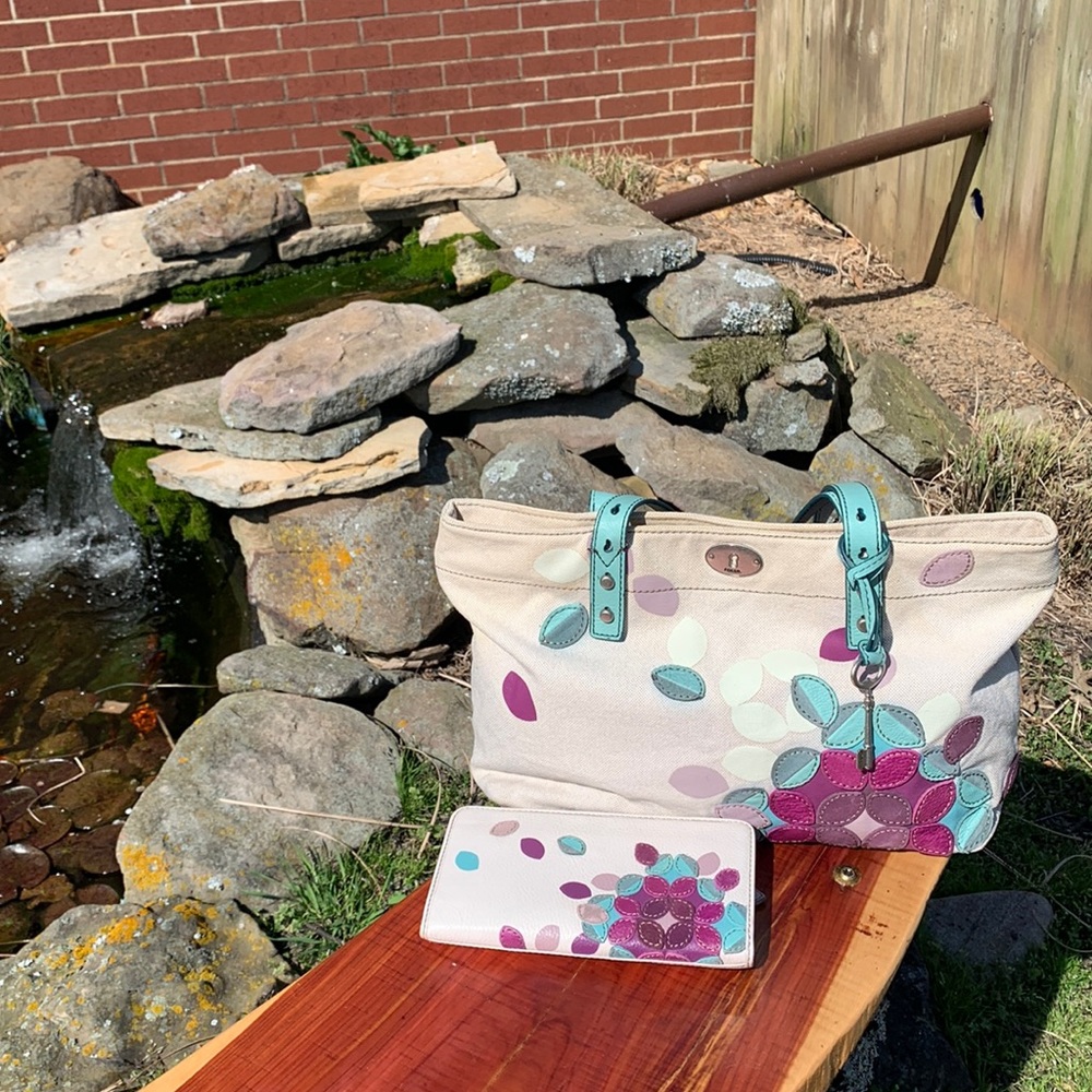 Fossil Bag and Wallet Set